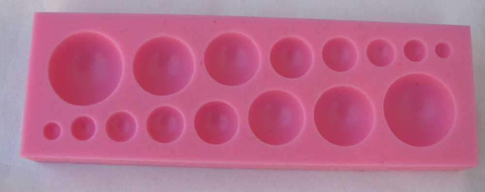 Silkonform - Runda Cabochoner 1 form Hilmas Pyssel