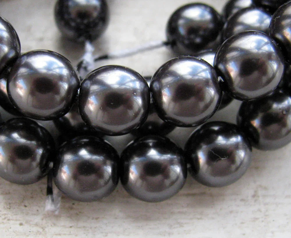 Tjeckiska vaxade glaspärlor - Hematite 8mm, 1 sträng Hilmas Pyssel