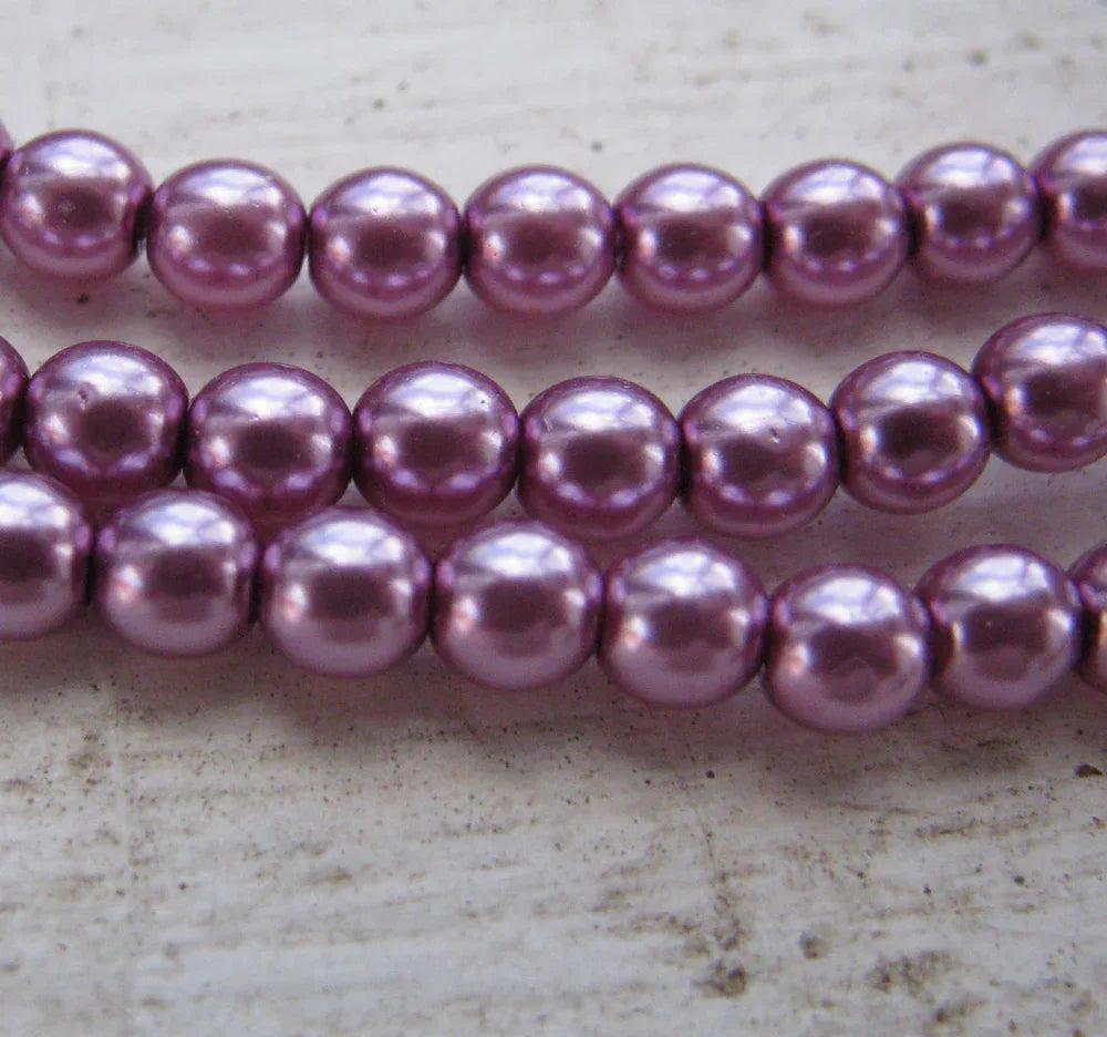 Tjeckiska vaxade glaspärlor - Fuchsia 4mm, 1 sträng Hilmas Pyssel