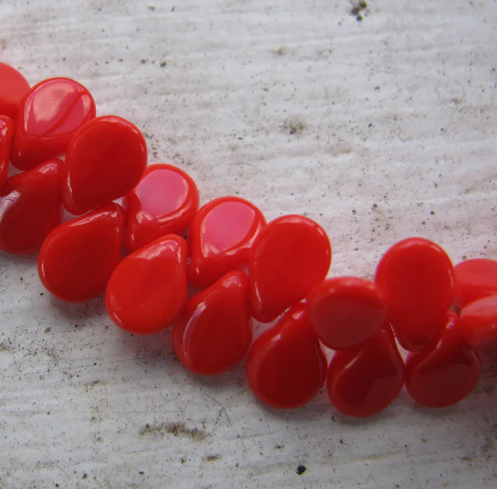 Preciosa Pip - Opaque Red, 60-pack Preciosa