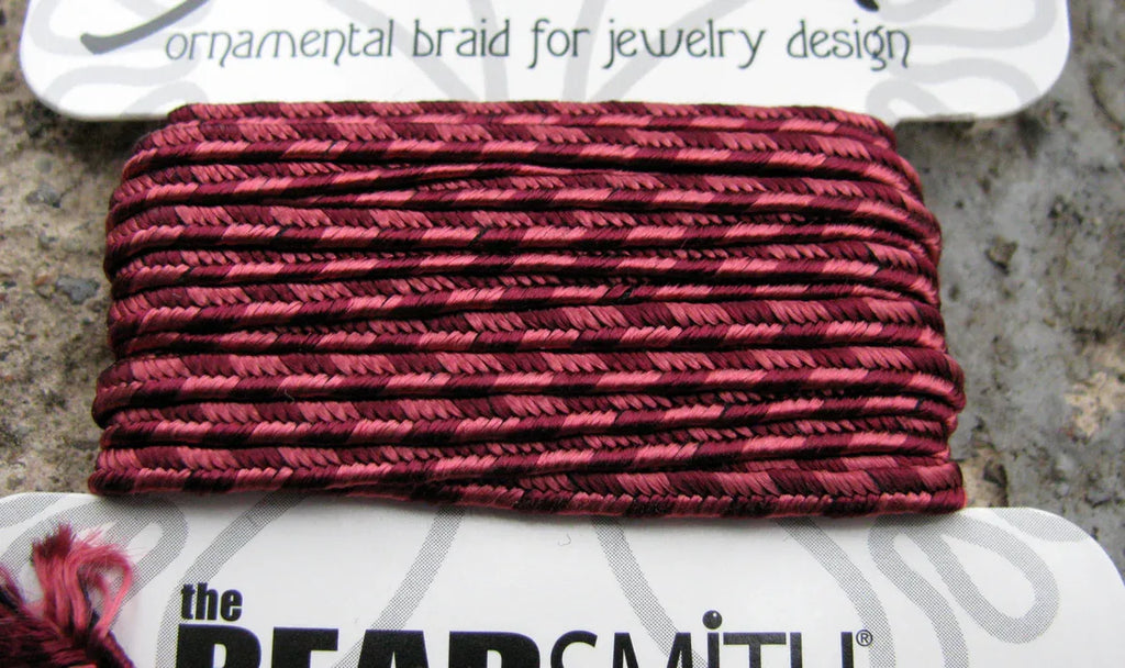 Soutache band randigt - Rose / Merlot 1 förpackning (3 yards) Beadsmith