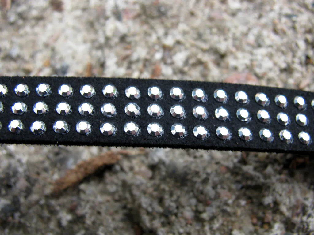 Mockaimitation - Svart med silvriga strasstenar, 10mm, 20 cm Hilmas Pyssel