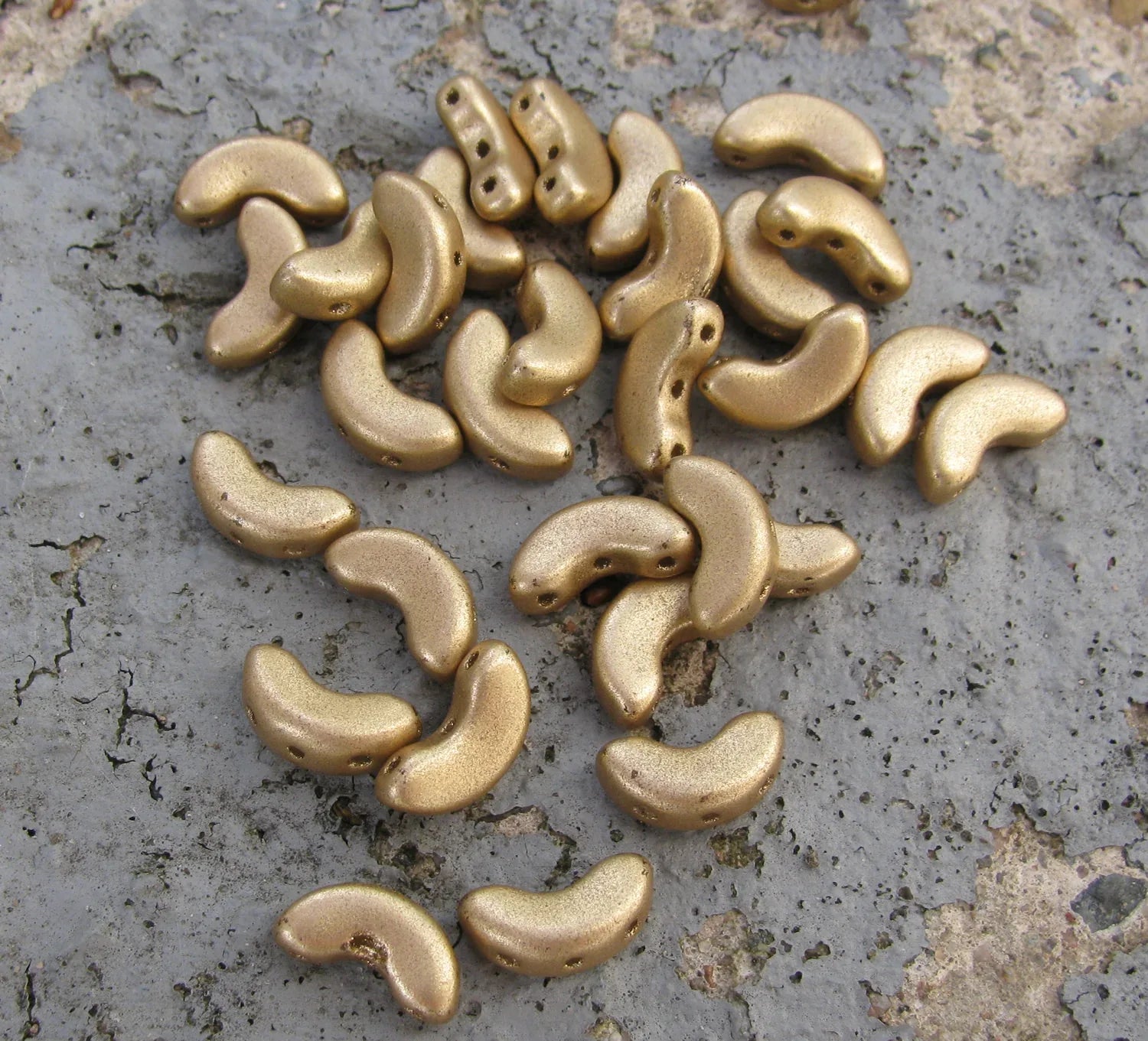 Arcos® par Puca® - Light Gold Matte, 10 gram Les perles par Puca® - Paris