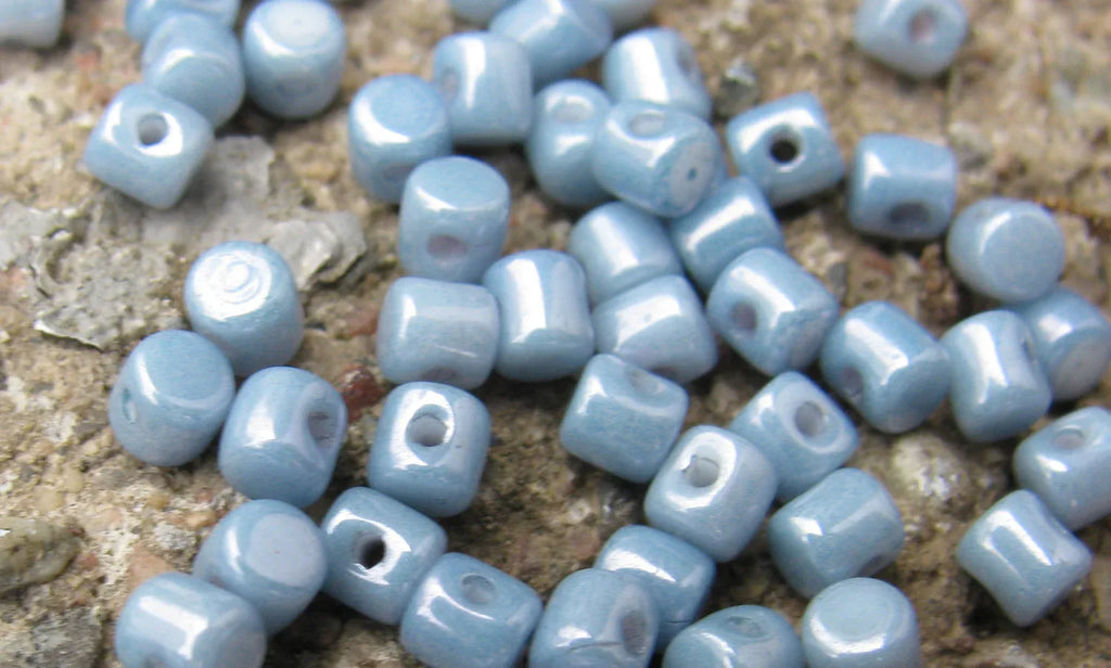 Minos® par Puca® - Opaque Blue Ceramic Look, 5 gram Les perles par Puca® - Paris