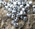 Minos® par Puca® - Silver Aluminium Matte, 5 gram Les perles par Puca® - Paris