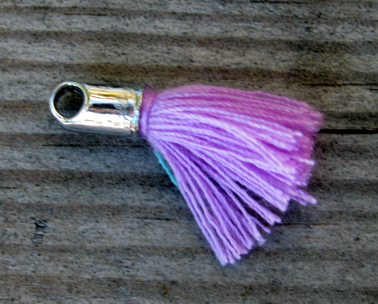 Bomullstofs - Lila 18mm 1 styck Grekisk Metall