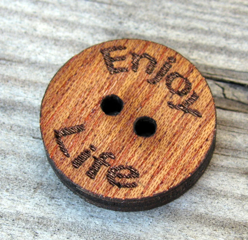 Träknappar - Enjoy Life, mörkbrun 1 Styck Hilmas Pyssel