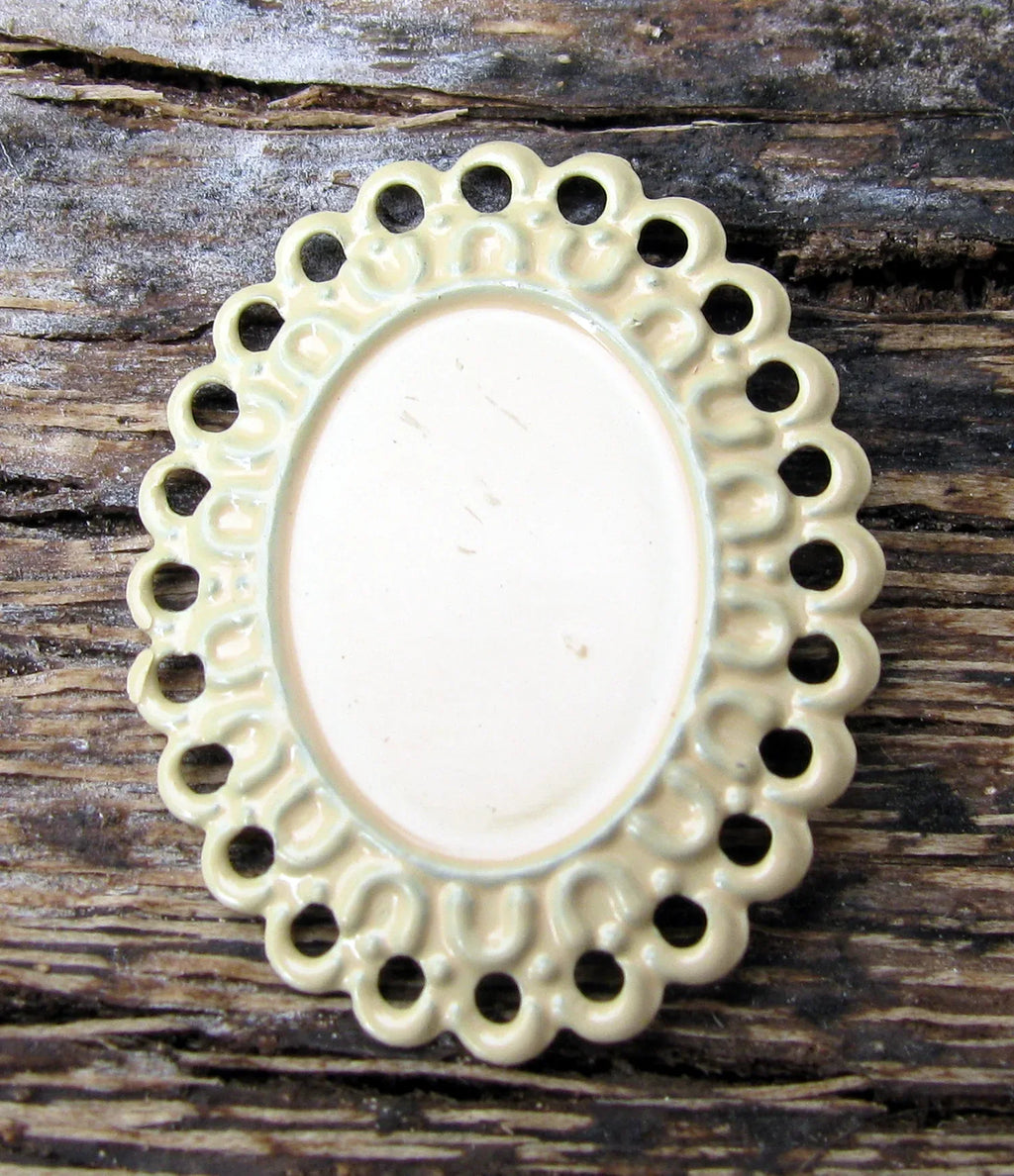 Ramberlock / connector Beige - Oval spetsram 10x11mm 1 styck Grekisk Metall