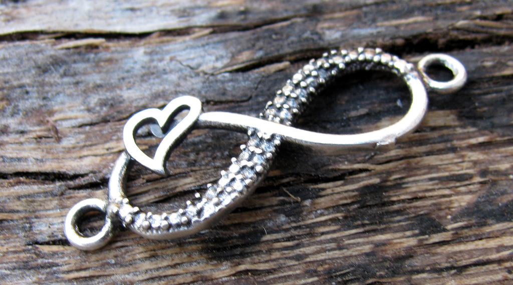 Connector Infinity - Evighetstecken Silverfärgad med Hjärta 1 styck Grekisk Metall