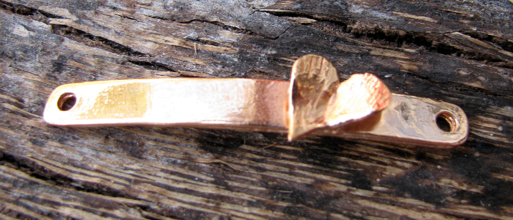 Connector i Roséguld - Rektangel med Utsåtande Hjärta 38x5mm 1 styck Grekisk Metall