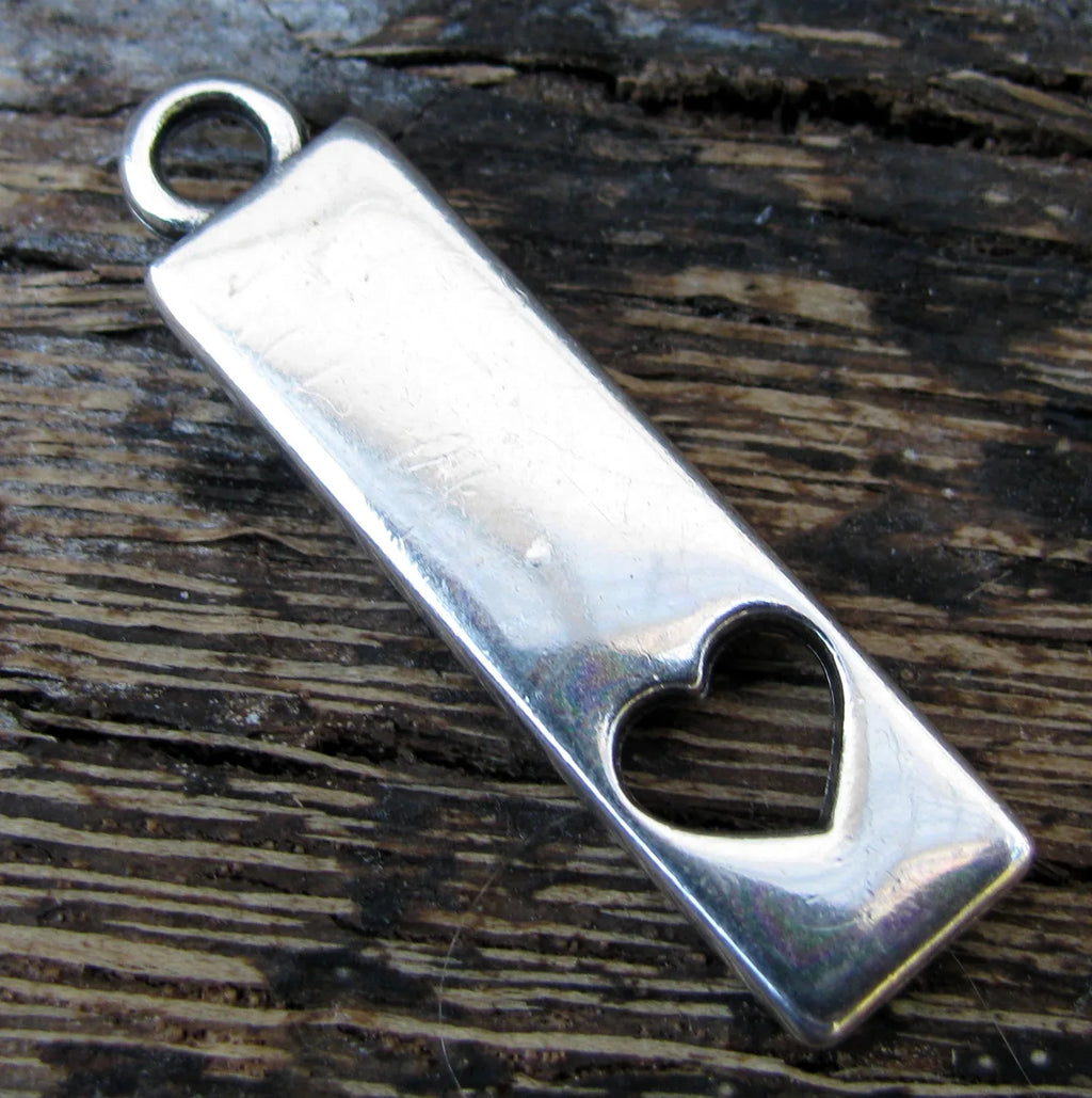 Berlock silverfärgad - Tagg med hjärta 28mm, 1 styck Grekisk Metall