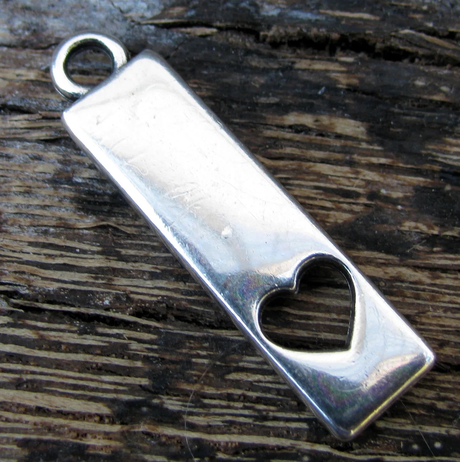 Berlock silverfärgad - Tagg med hjärta 28mm, 1 styck Grekisk Metall