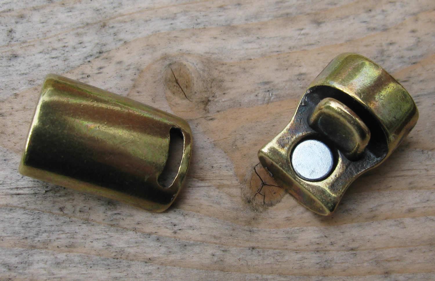 Magnetås Bronsfärgat - Breda band 6,8x10,5mm, 1 set Grekisk Metall