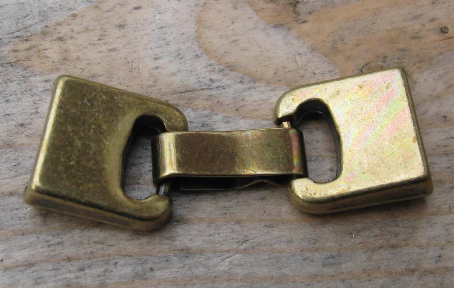 Lås bronsfärgat - Haklås för platta breda band 10x2,5mm, 1 set Grekisk Metall