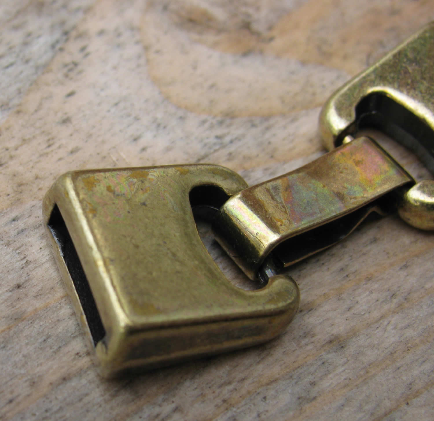 Lås bronsfärgat - Haklås för platta breda band 10x2,5mm, 1 set Grekisk Metall