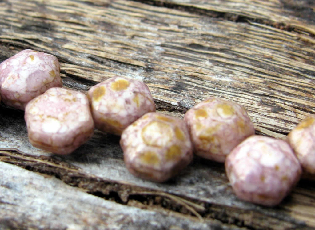 Honeycomb Jewel - Senegal Purple 6mm, 1 sträng Hilmas Pyssel