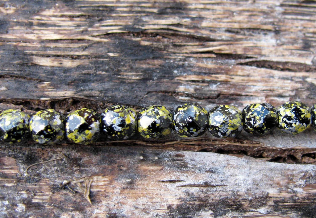 Tjeckiska Firepolish - Tweedy Yellow 4 mm, 1 sträng Hilmas Pyssel