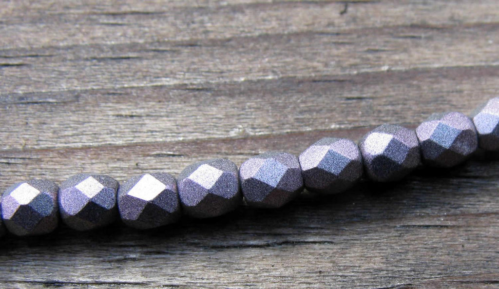 Tjeckiska Firepolish - Polychrome Deep Purple 4 mm, 1 sträng Hilmas Pyssel