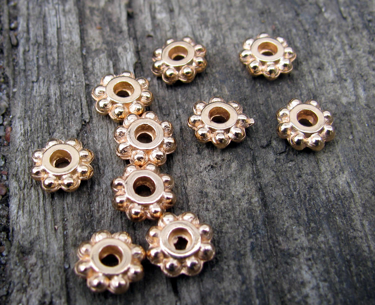 Mellandel Roséguld Färgad - Liten Blomma, 6mm, 10-pack Grekisk Metall