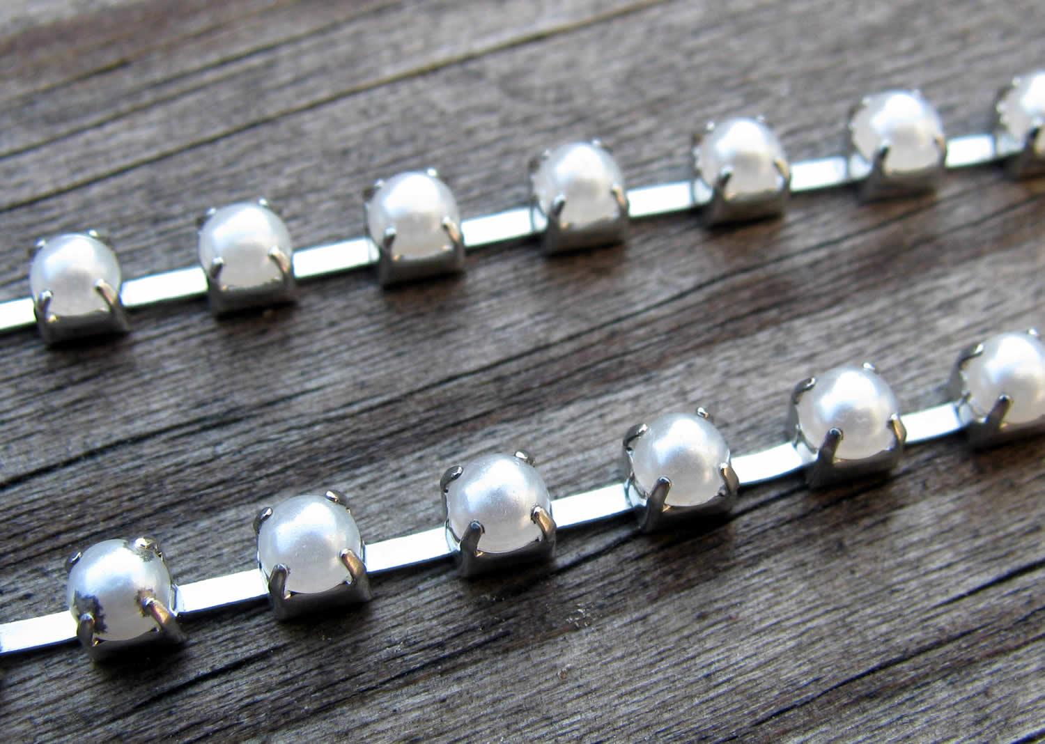 Strasskedja Silverfärgad - Vita akrylpärlor 3mm, 20 cm Grekisk Metall