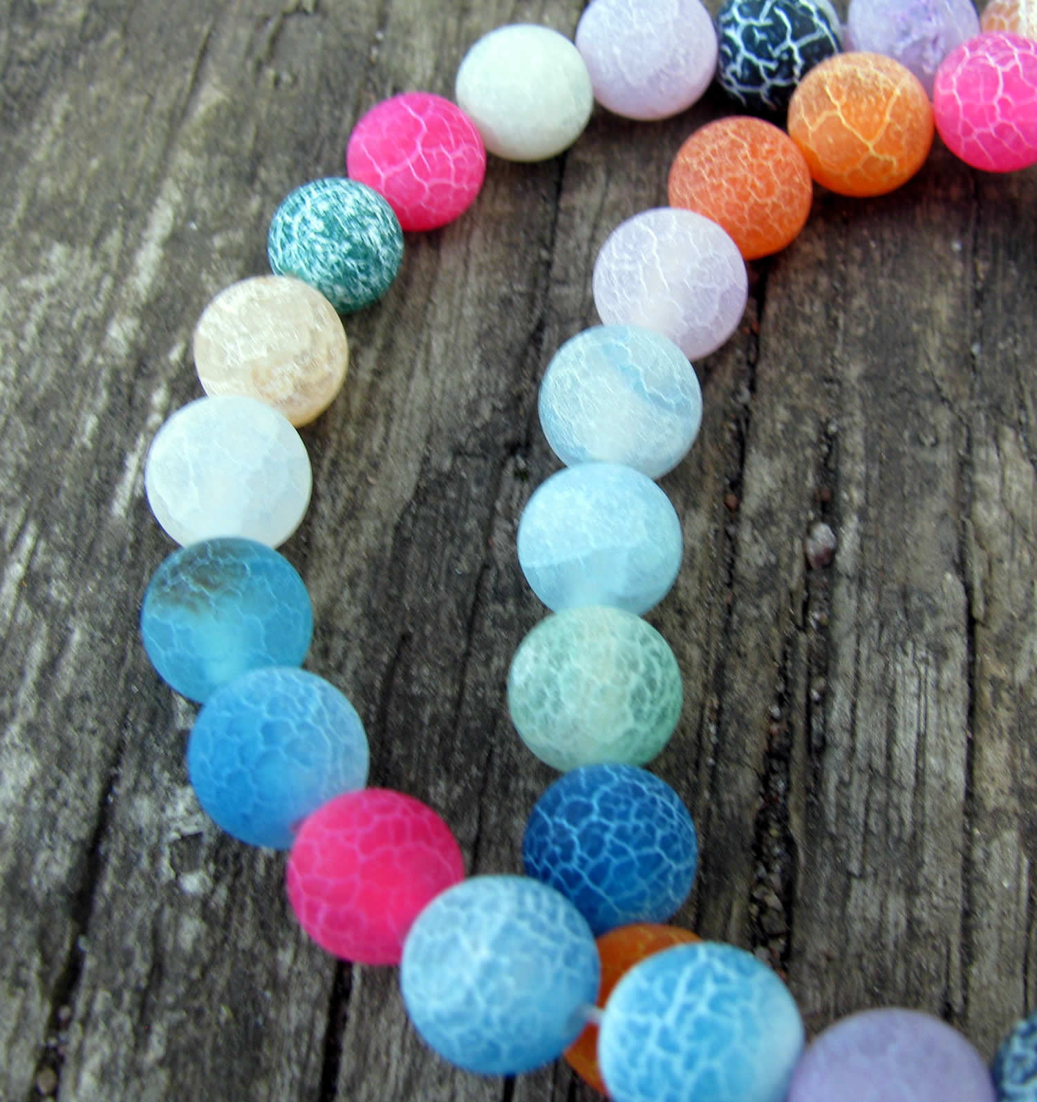 Frostad krackelerad agat - Mixade pärlor, 8 mm 1 sträng Hilmas Pyssel