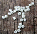 Minos® par Puca® - Opaque Light Green Ceramic Look, 5 gram Les perles par Puca® - Paris