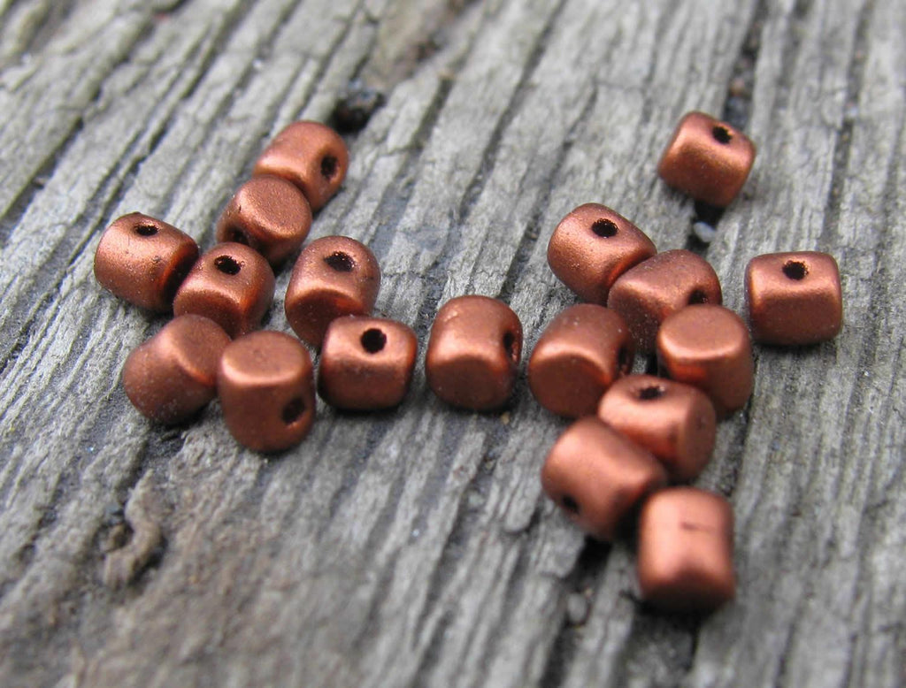 Minos® par Puca® - Bronze Red Matte, 5 gram Les perles par Puca® - Paris