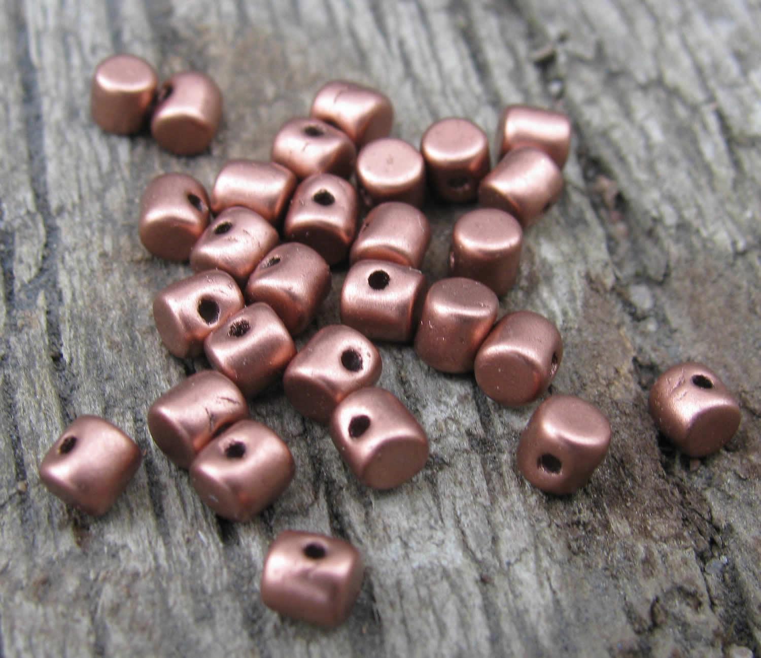 Minos® par Puca® - Copper Gold Matte, 5 gram Les perles par Puca® - Paris