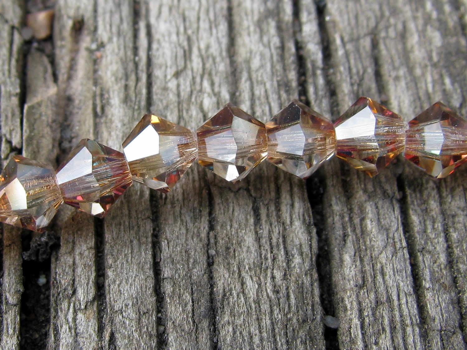 Tjeckiska MC Bicone - Crystal Cal 4 mm, 1 sträng Preciosa