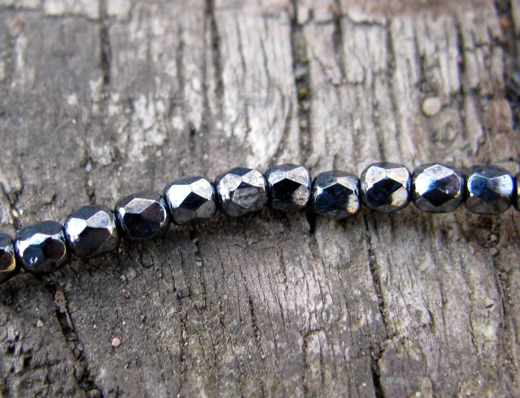 Tjeckiska Firepolish - Jet Hematite 3 mm, 50-pack Hilmas Pyssel