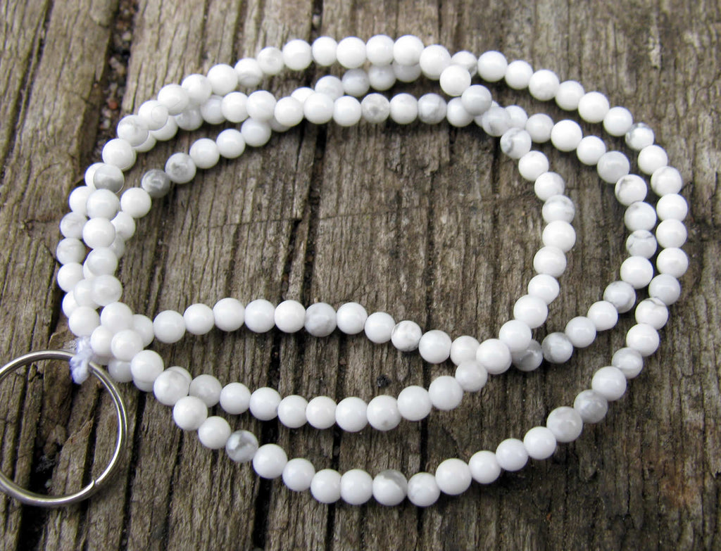 Imiterad Turkos - Rund Vit, 2mm, 1 Sträng Hilmas Pyssel