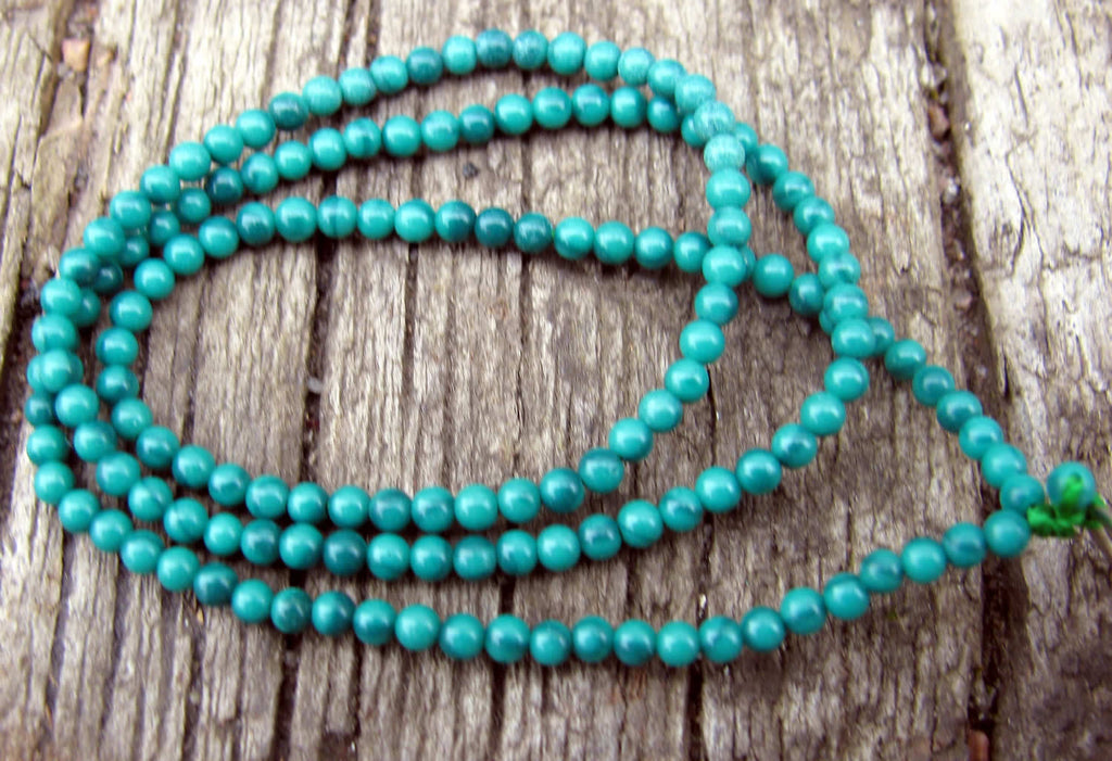 Imiterad Turkos - Rund Mörkgrön, 2mm, 1 sträng Hilmas Pyssel