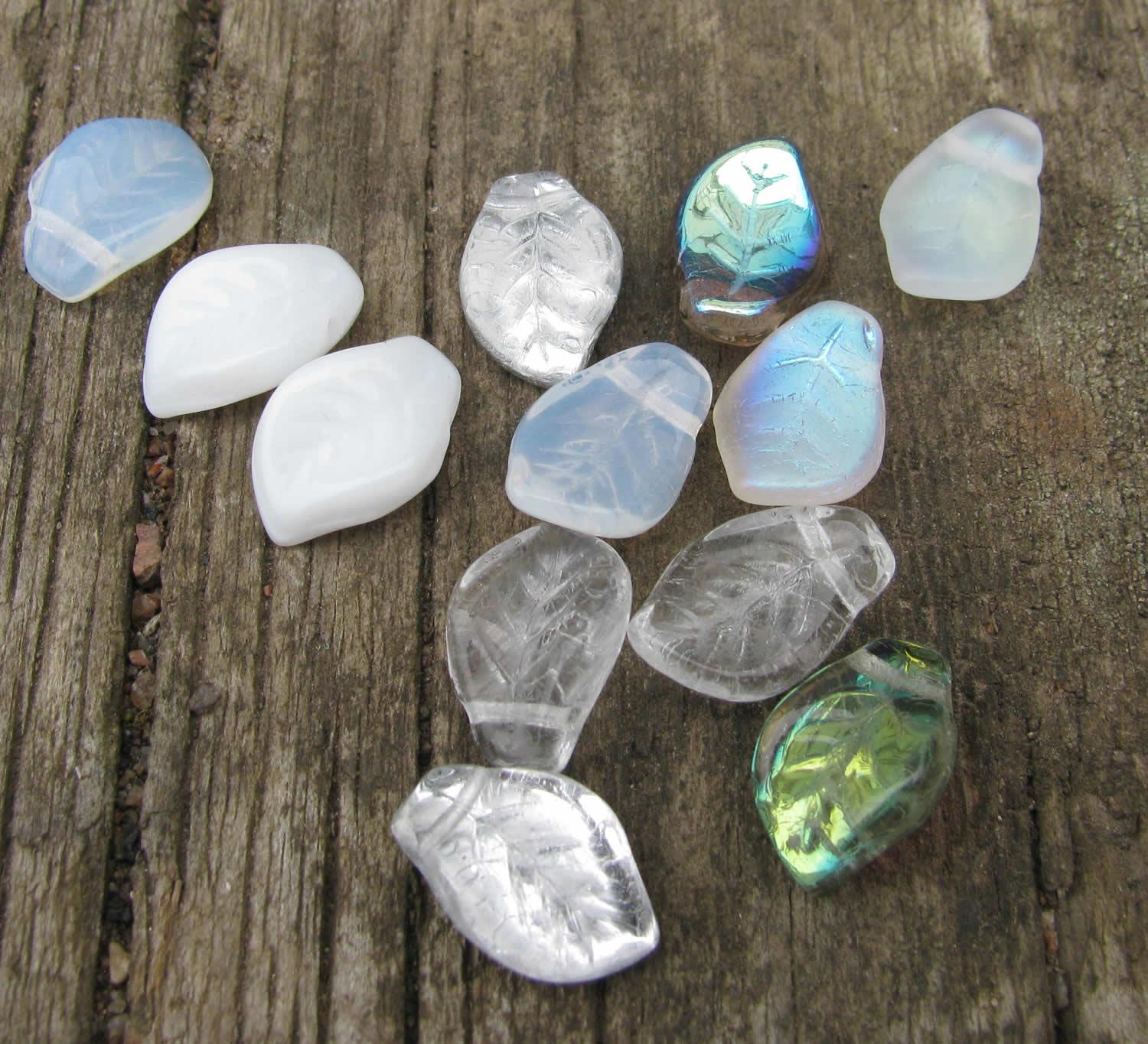 Glaspärlor Löv - Mix Apparition, 9x14mm, 12-pack Hilmas Pyssel