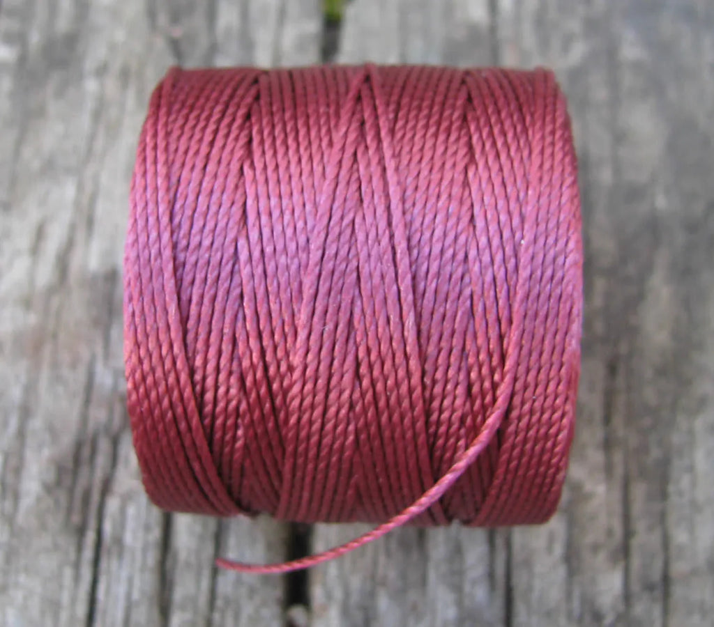 S- Lon bead cord - Wine, 1 rulle Hilmas Pyssel