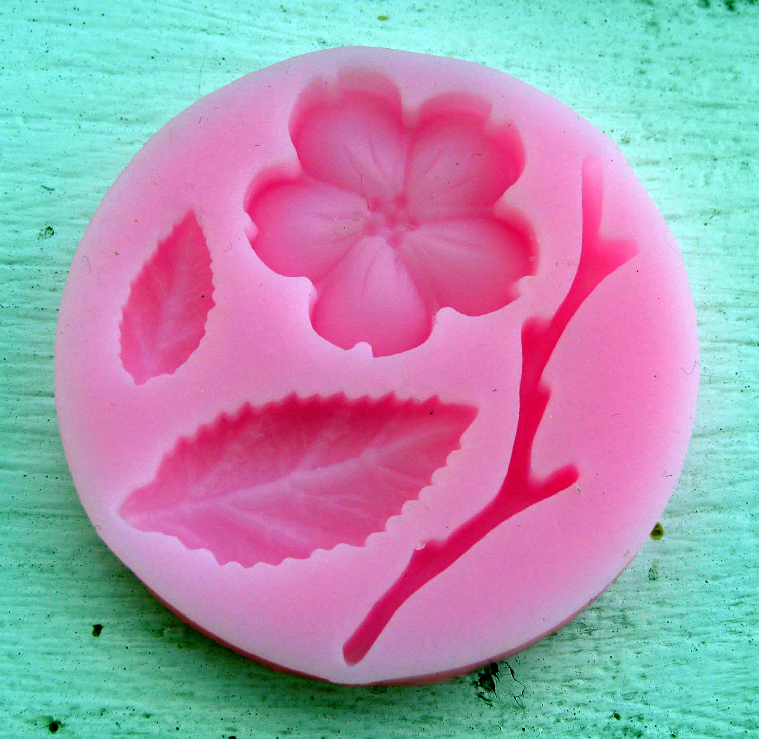 Silkonform - Gren med blomma och löv 1 styck Hilmas Pyssel