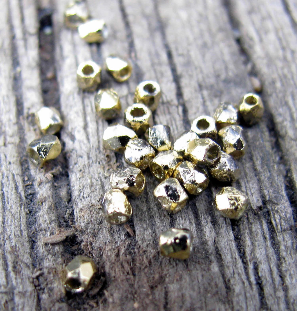 Tjeckiska Firepolish - Etch Full Amber, True 2 mm, 600 stycken Hilmas Pyssel