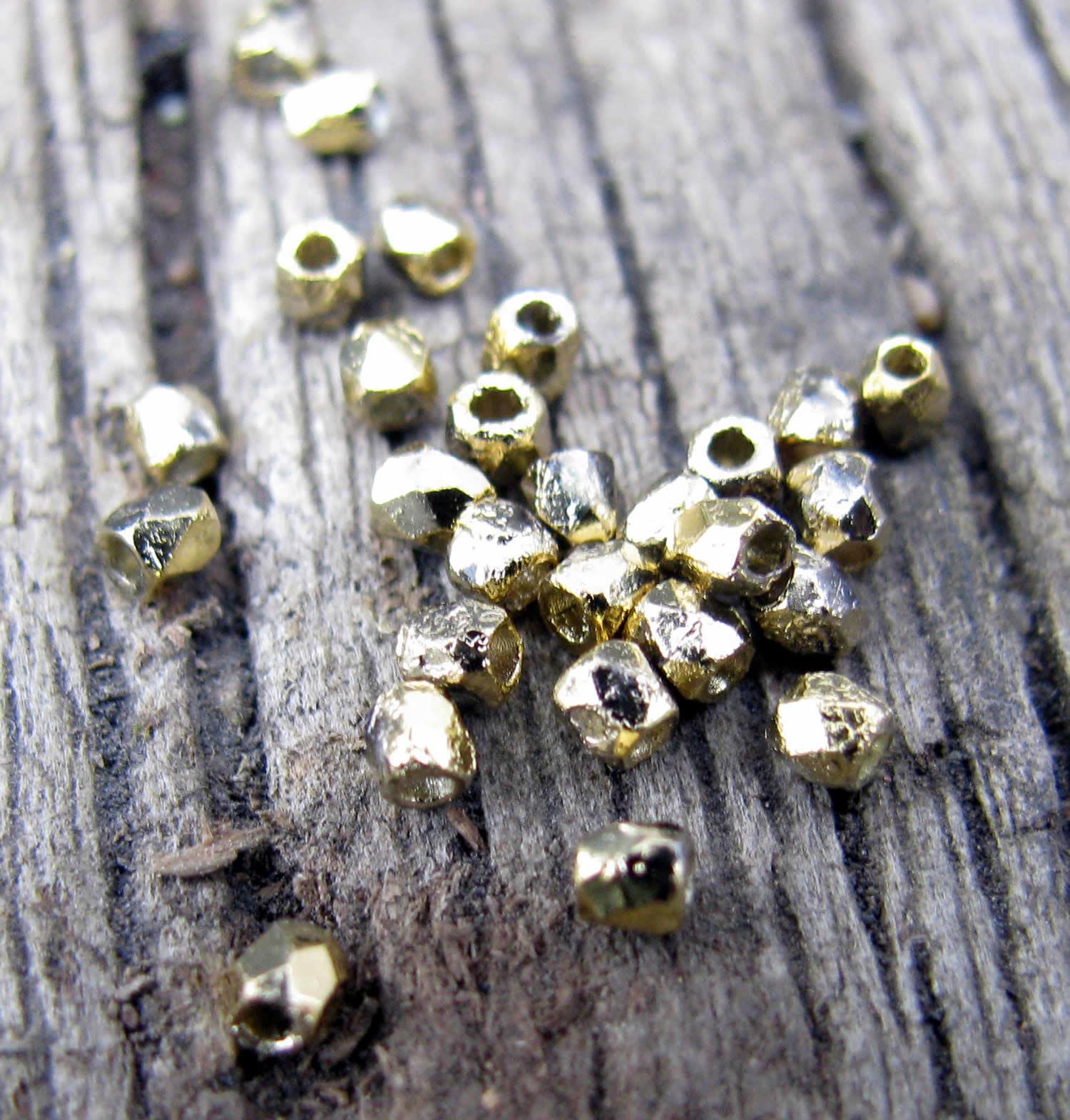 Tjeckiska Firepolish - Etch Full Amber, True 2 mm, 600 stycken Hilmas Pyssel