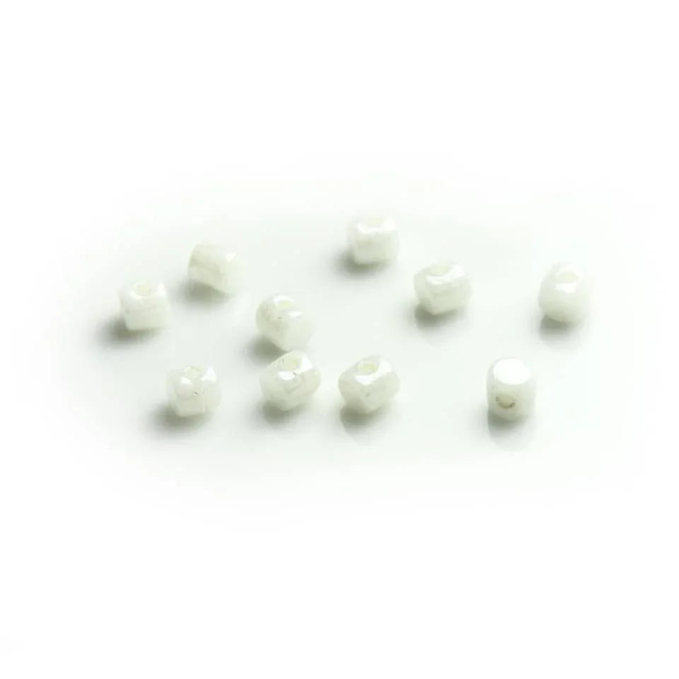 Minos® par Puca® - Opaque White Ceramic Look, 5 gram Les perles par Puca® - Paris