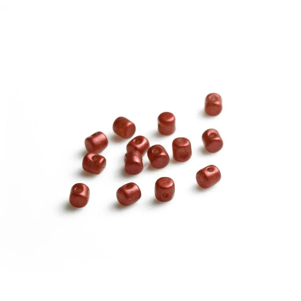 Minos® par Puca® - Red Metallic Mat 5 gram Les perles par Puca® - Paris