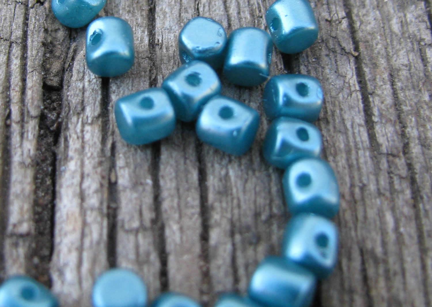 Minos® par Puca® - Pastel Emerald, 5 gram Les perles par Puca® - Paris