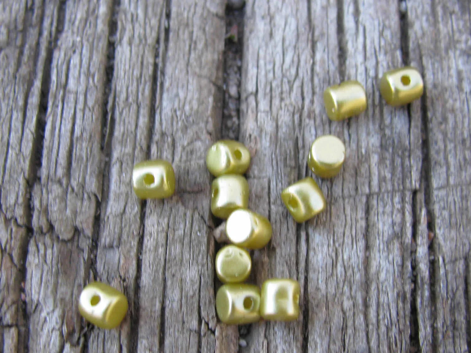Minos® par Puca® - Pastel Lime, 5 gram Les perles par Puca® - Paris