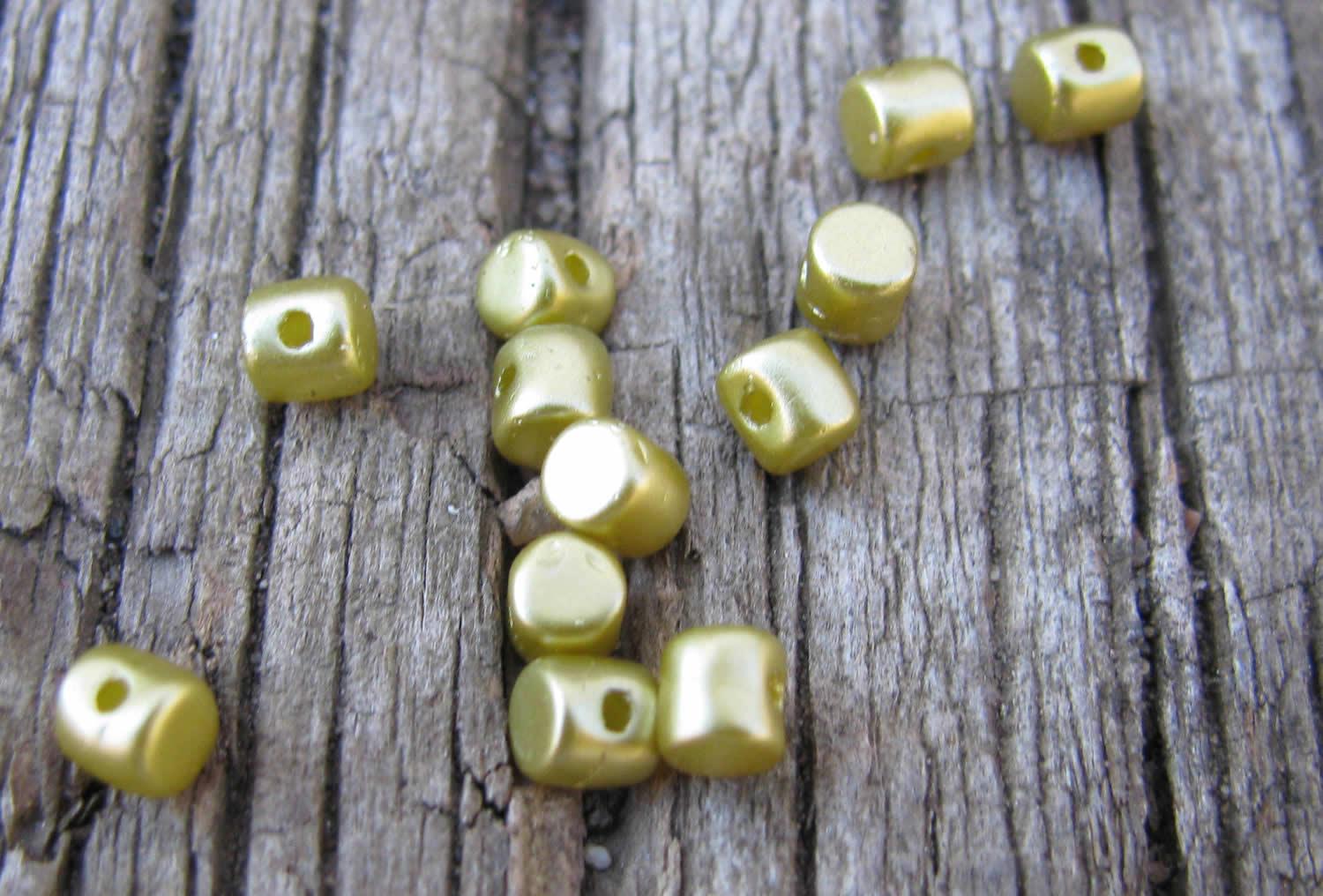 Minos® par Puca® - Pastel Lime, 5 gram Les perles par Puca® - Paris