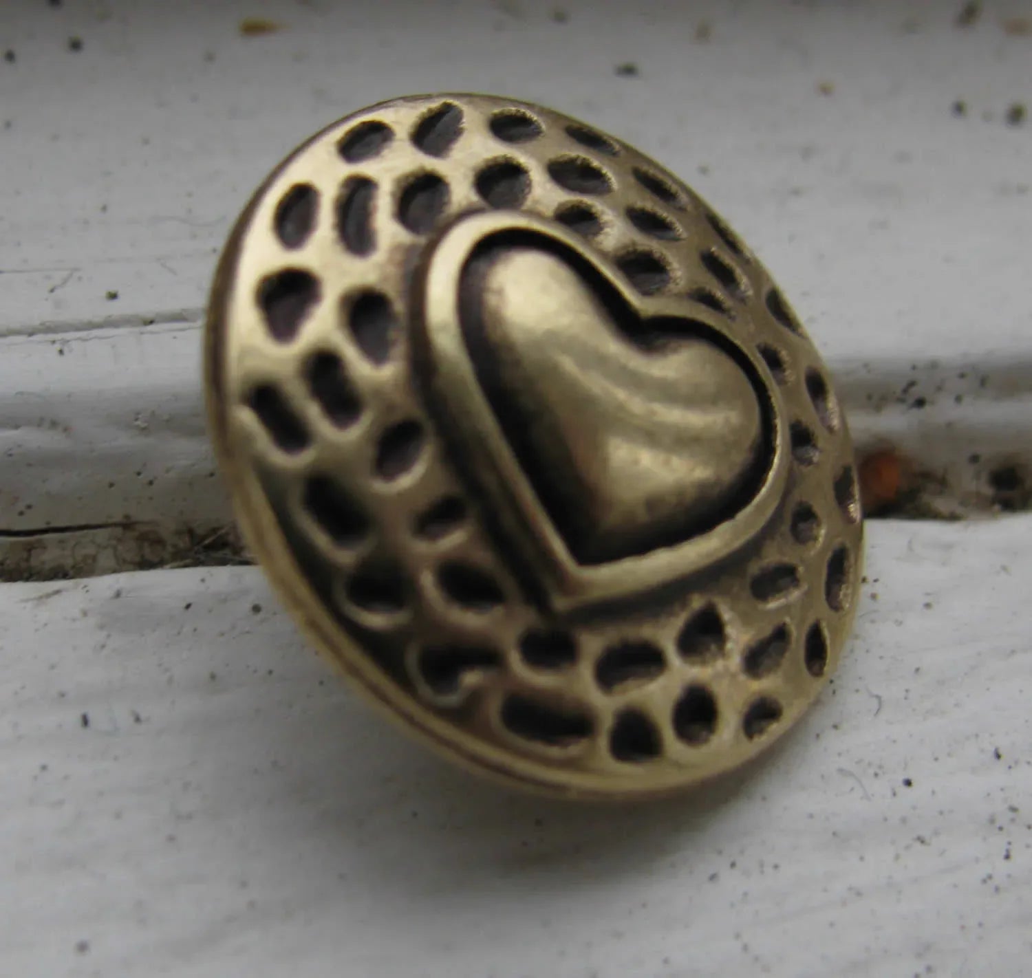 Metallknapp Bronsfärgad - Rund med hjärta 17mm 1 styck Grekisk Metall