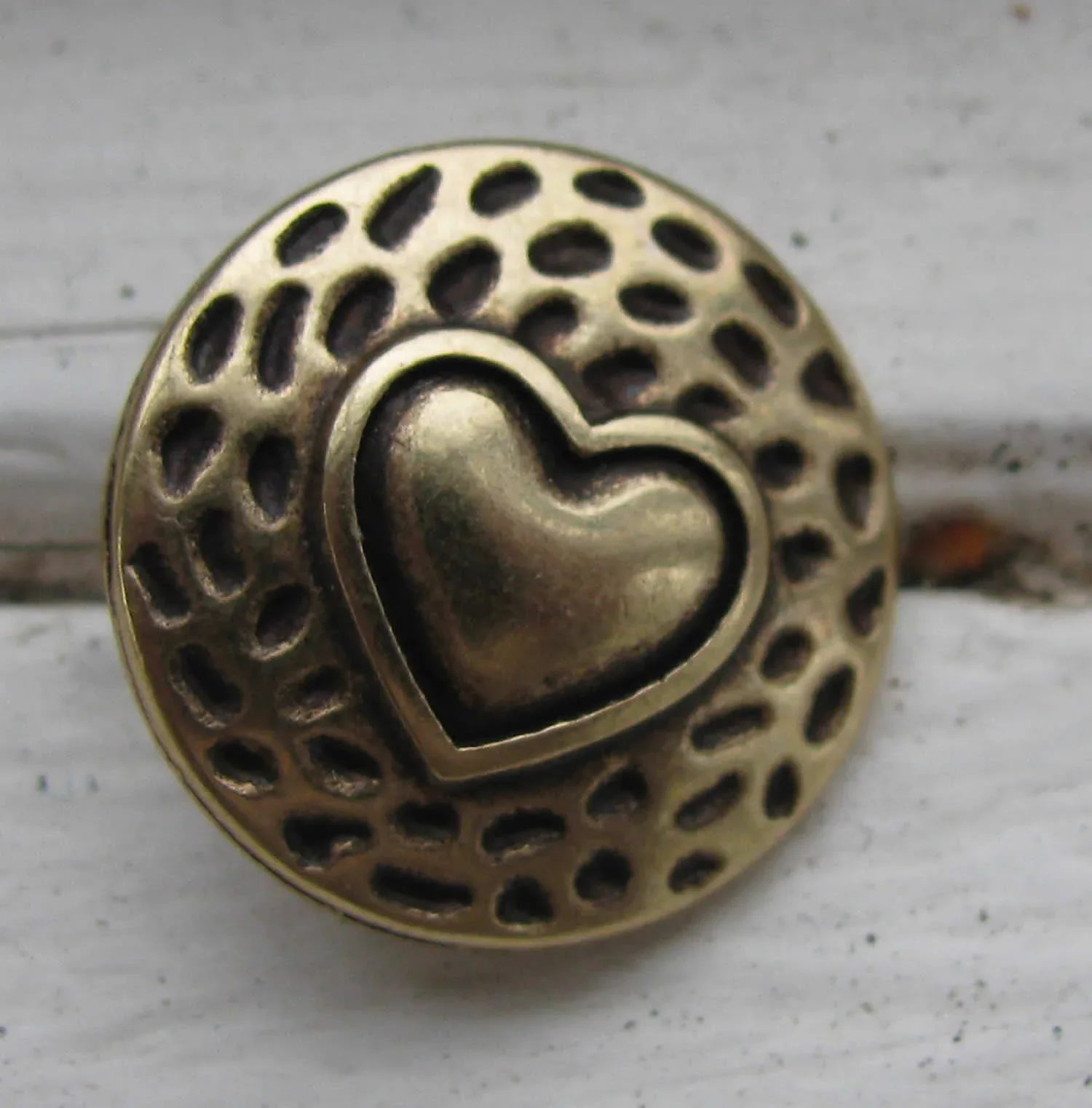 Metallknapp Bronsfärgad - Rund med hjärta 17mm 1 styck Grekisk Metall