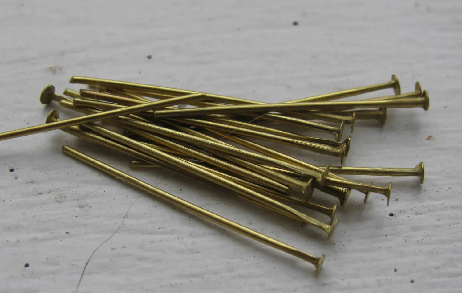 Hattpinnar Bronsfärgad - 25mm, 125-pack Grekisk Metall