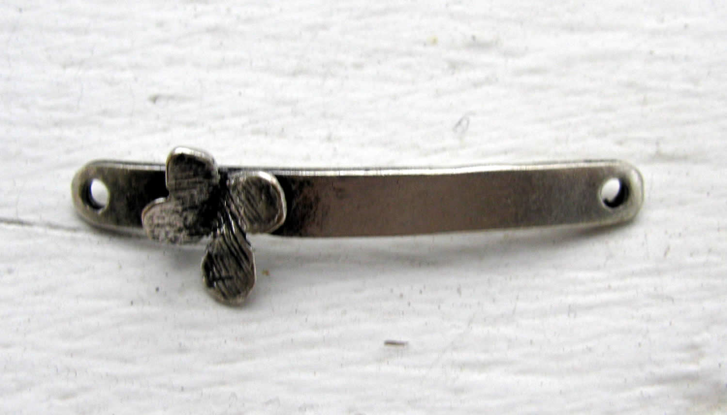 Connector Silverfärgad - Rektangel med Utsåtande Fjäril 38x5mm, 1 Styck Grekisk Metall