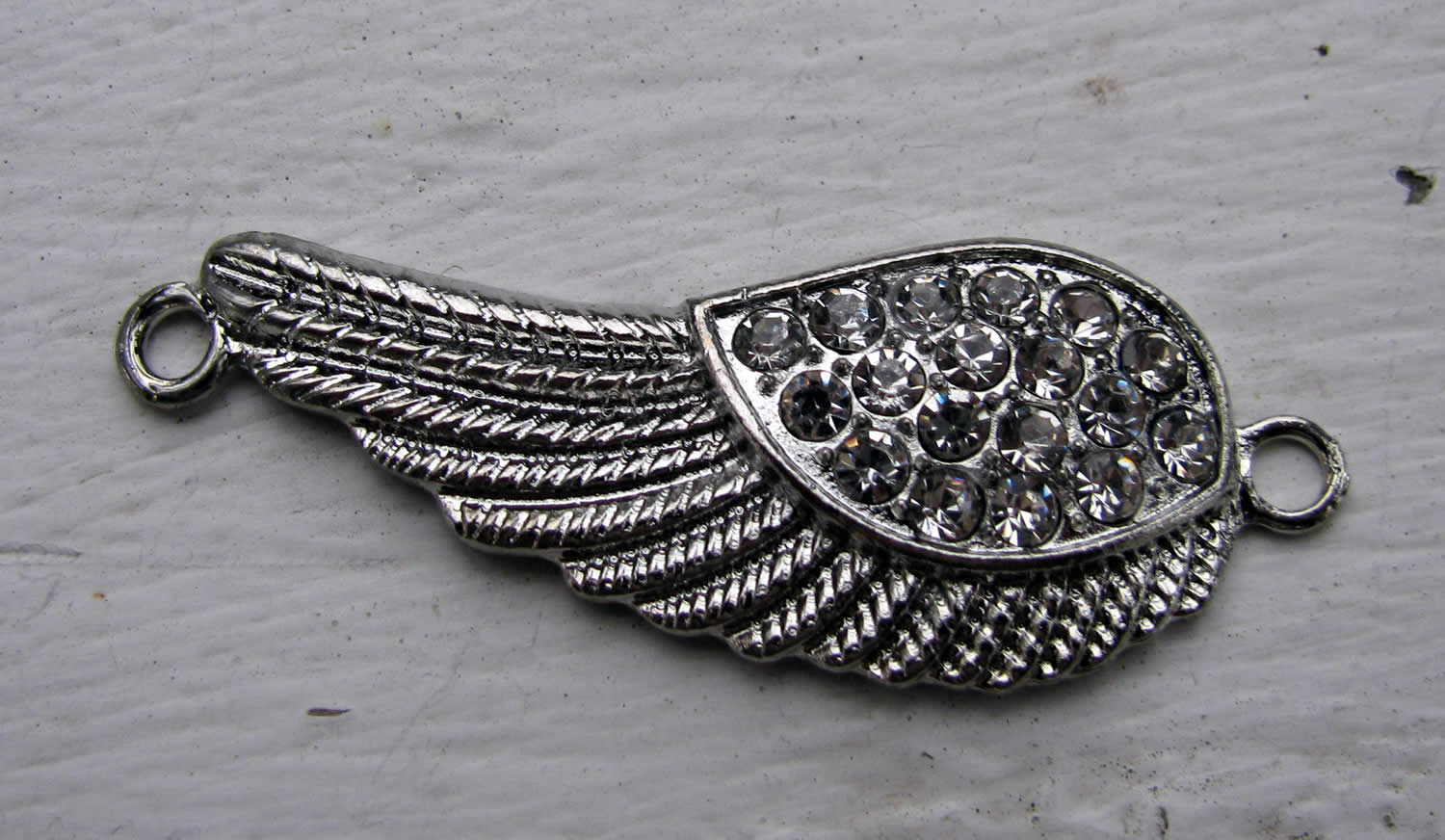 Connector silverfärgad - Vinge med strass 47x17mm 1 styck Grekisk Metall