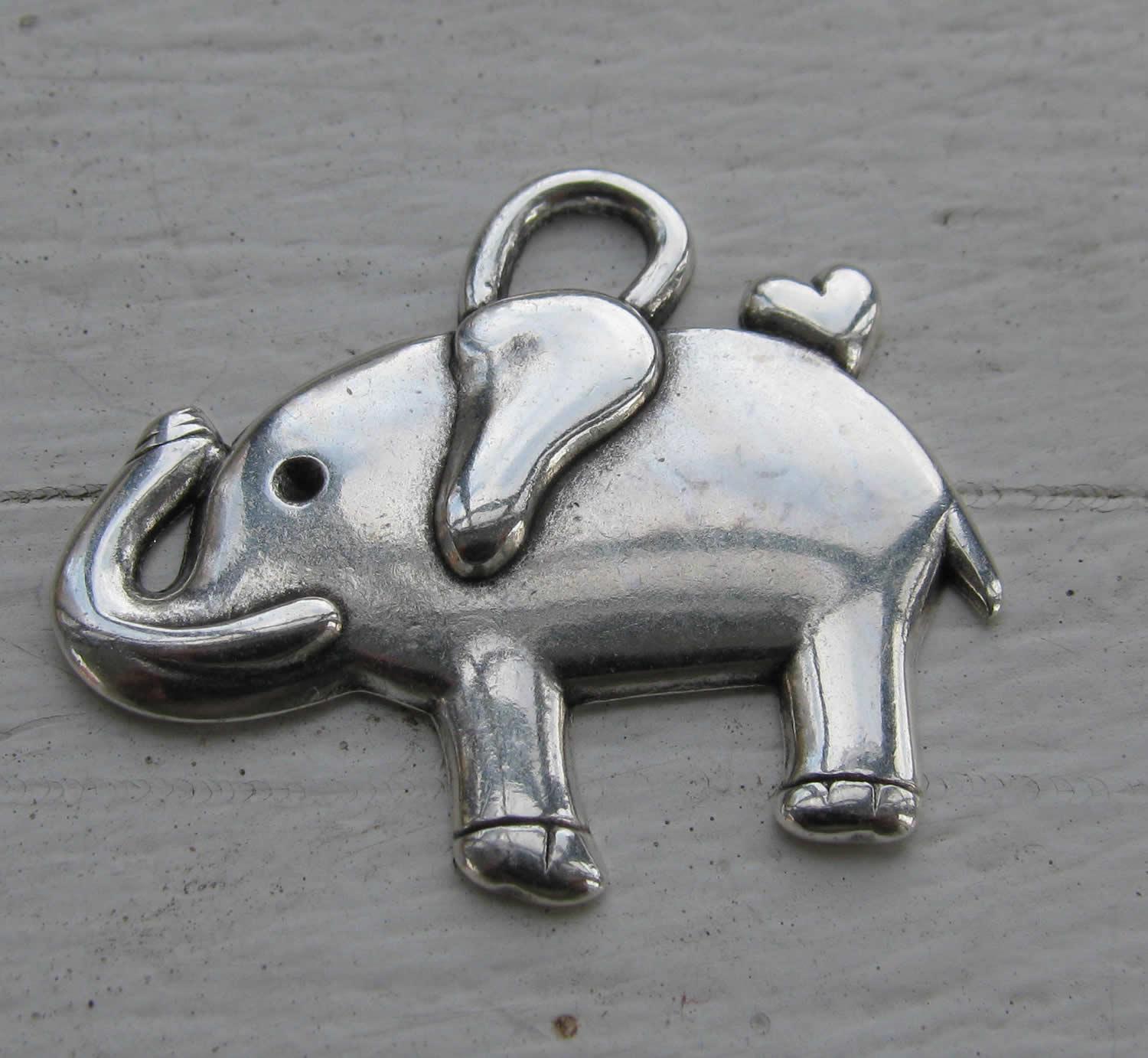 Berlock silverfärgad - Elefant med hjärta 1 styck Grekisk Metall