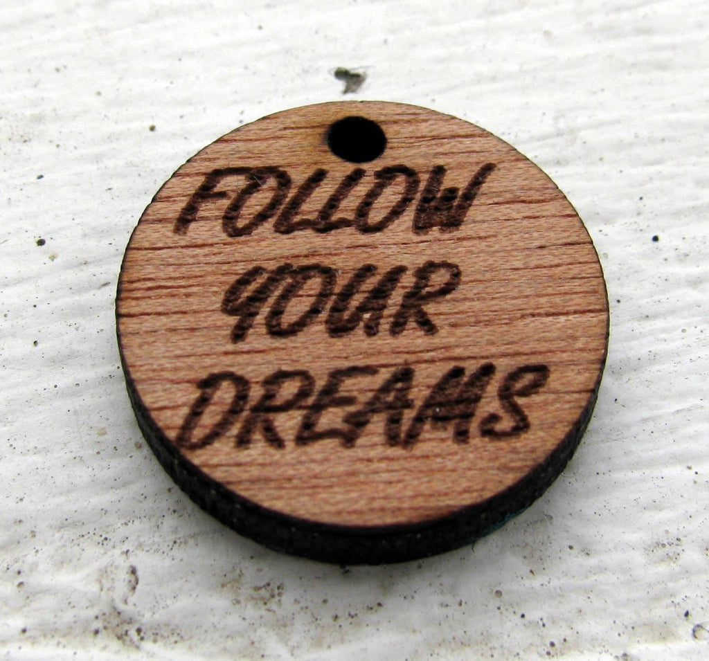 Hänge Trä - Follow your dreams 20mm 1 styck Hilmas Pyssel