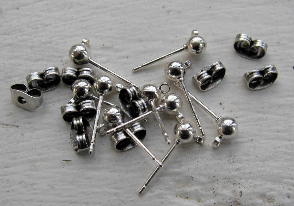 Örstickare i ljust silverfärgad - Kula med ögla, 4mm, 10-pack Grekisk Metall